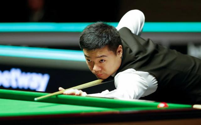 阿尔瓦雷斯 阿尔瓦雷斯