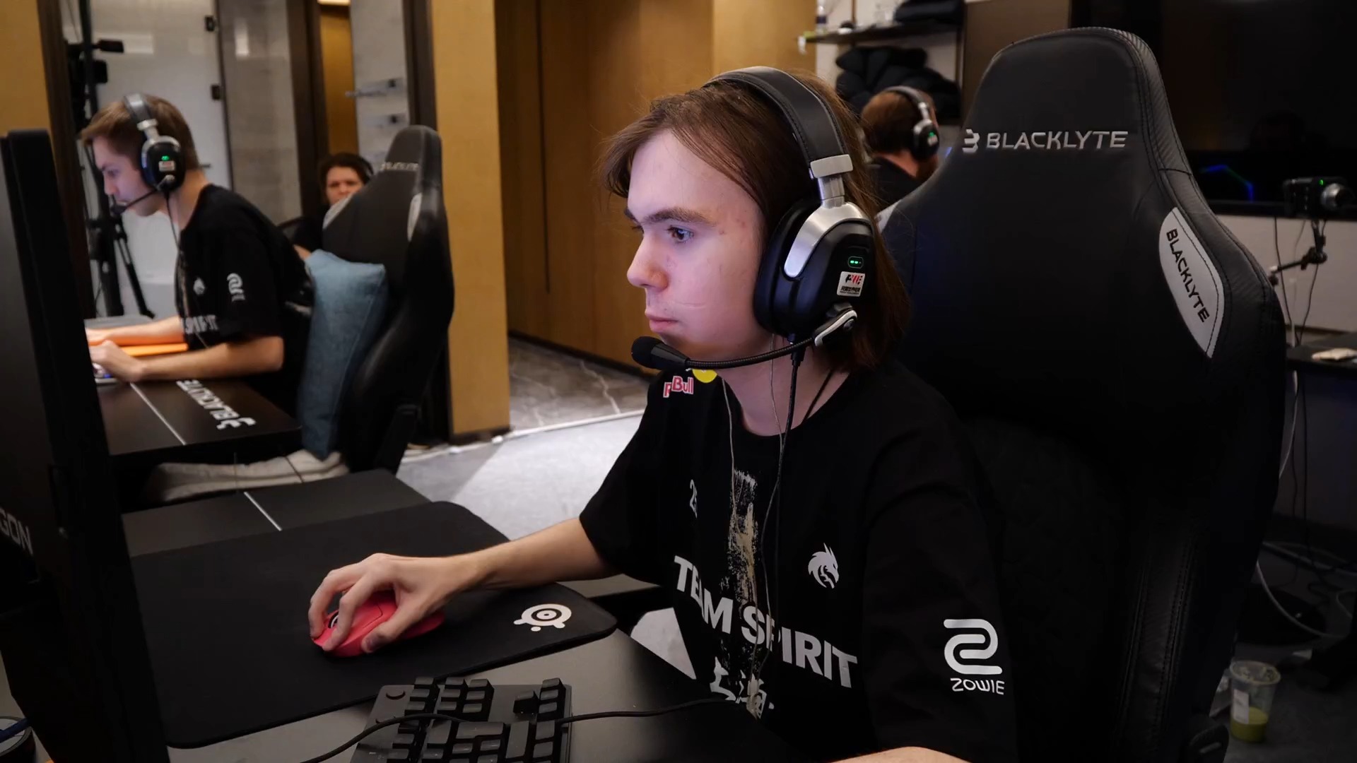 她们对比赛 她们对比赛